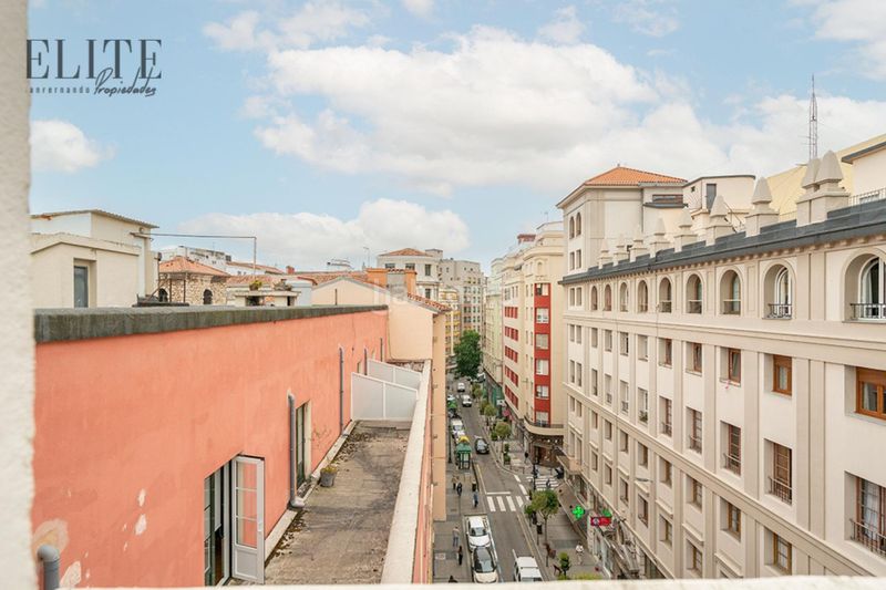 Foto b76dfe71-17af-4b22-8aeb-01c23d4ebd84. Ático una perspectiva privilegiada sobre el corazón en Santander