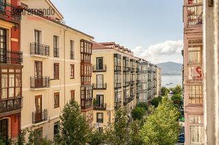 Appartement  Calle de lope de vega. Piso en edificio con encanto en la zona de puerto chico