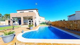 Casa  Carrer del roman. Impresionante casa a 4 vientos en el catllar, junto a els pallar