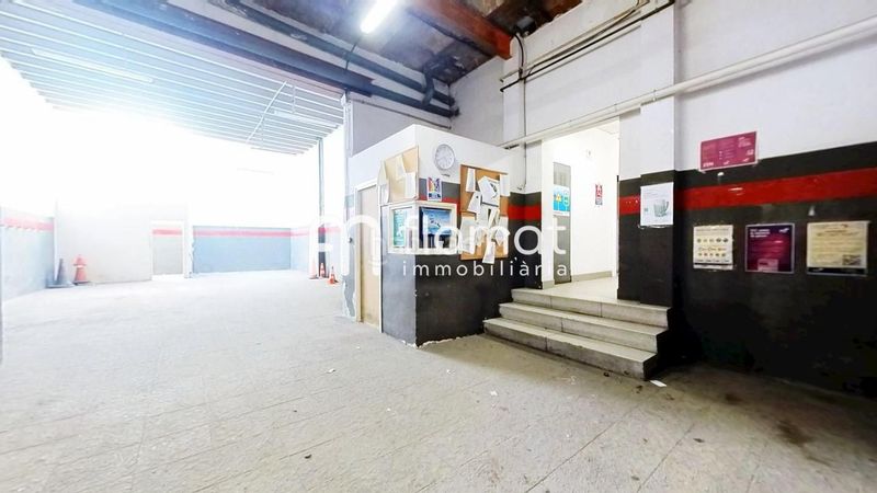 Foto 4112920e-189c-4f1a-a8d8-3ab912c415ca. Local comercial a Eixample Tarragona