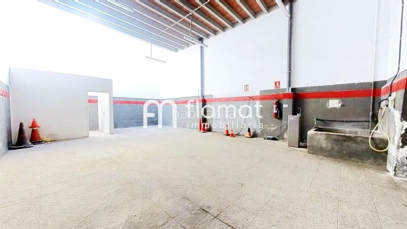 Foto 454d9832-8441-4d91-b49d-f436c5861463. Local comercial a Eixample Tarragona