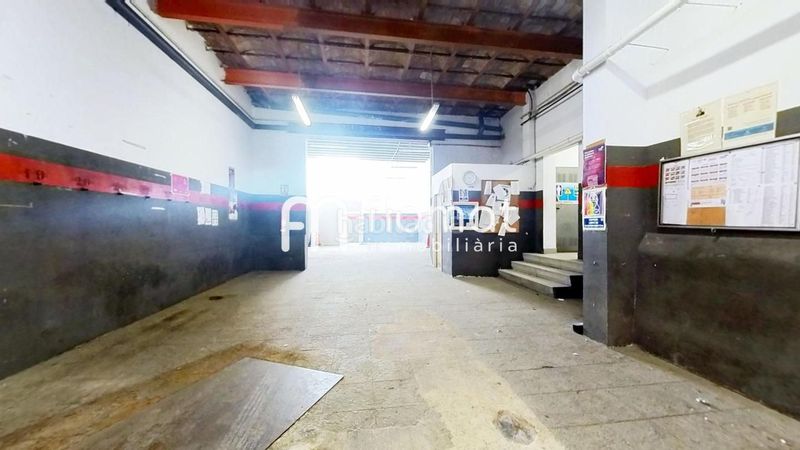 Foto 7caf2f1e-a5d4-4ef1-89a0-606fd289704f. Local comercial a Eixample Tarragona