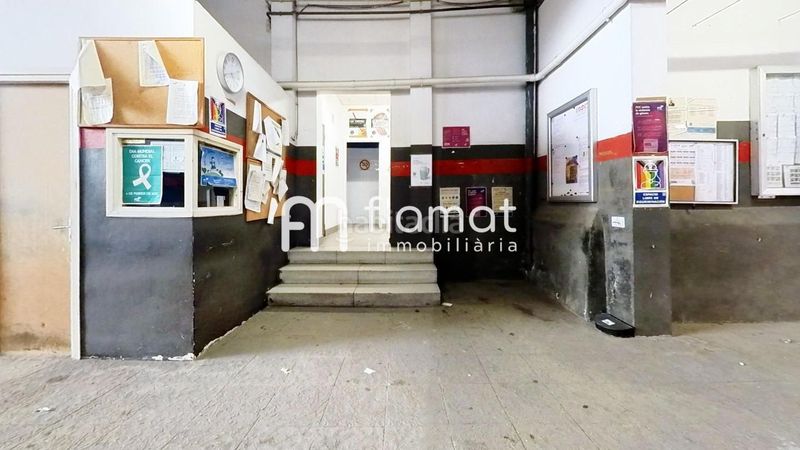 Foto 9ff7393b-a951-4aca-8d21-98edb2a8ae9a. Local comercial a Eixample Tarragona