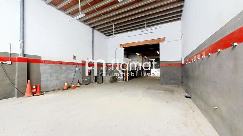 Foto b2dcff79-d834-4295-b254-71e6f805a096. Local comercial a Eixample Tarragona