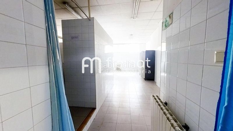 Foto ed928439-613b-4735-8771-f556289348e3. Local comercial a Eixample Tarragona
