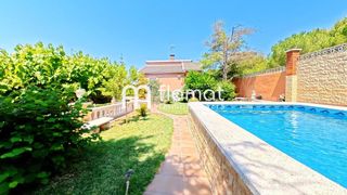 House  De salvador seguí. Exclusiva vivienda independiente con piscina y amplias zonas ext