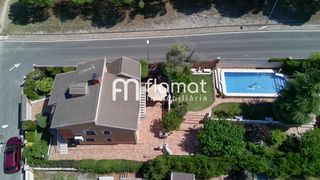 Maison  Calle de salvador seguí. Exclusiva vivienda independiente con piscina y amplias zonas ext