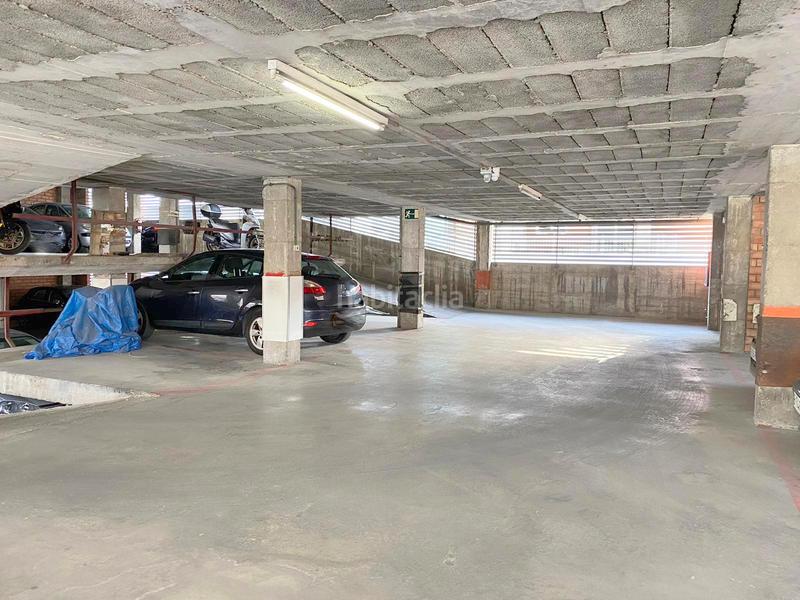 Foto 4a5b2a7f-2177-403b-bafc-34b2a0e9b71d. Aparcament cotxe a Bon Pastor Barcelona