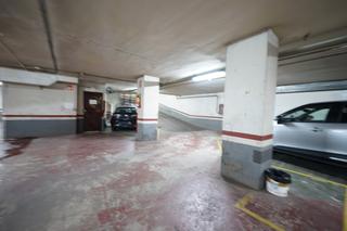 Parking voiture à Carrer d'olesa 37. Parking en venta en la sagrera medidas 2,00 x 1,70 x 4,26 m