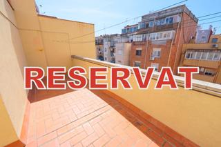 Appartement  Carrer de la mare eterna. Piso en venta + terraza 34m² y trastero.