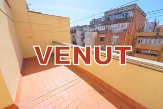 Appartement  Carrer de la mare eterna. Piso en venta + terraza 34m² y trastero.