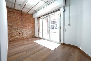 Locale commerciale  Carrer de l'estadella. Local comercial en venta  c/estadella