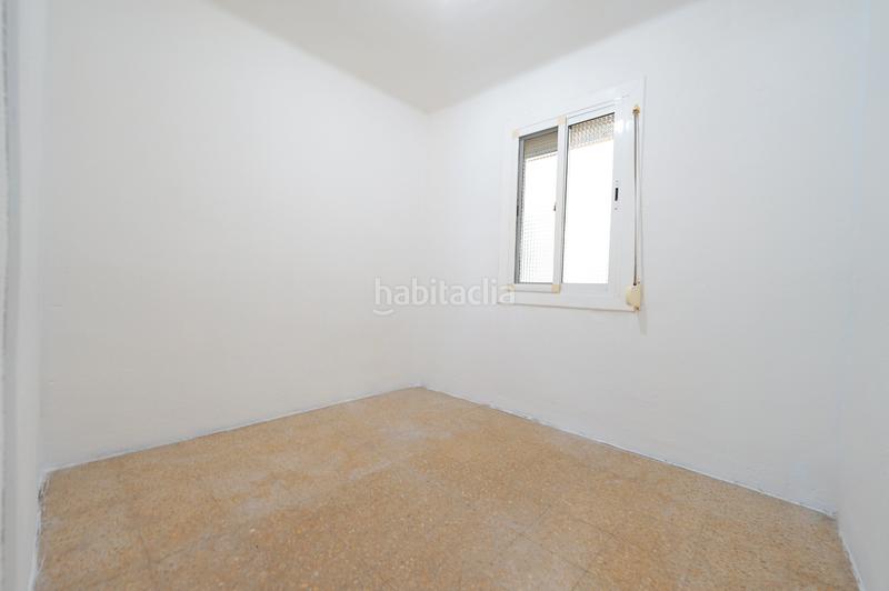 Foto af3d5f1d-57d8-4379-93e6-b5c9baf49615. Piso  en venta - en Llefià Badalona