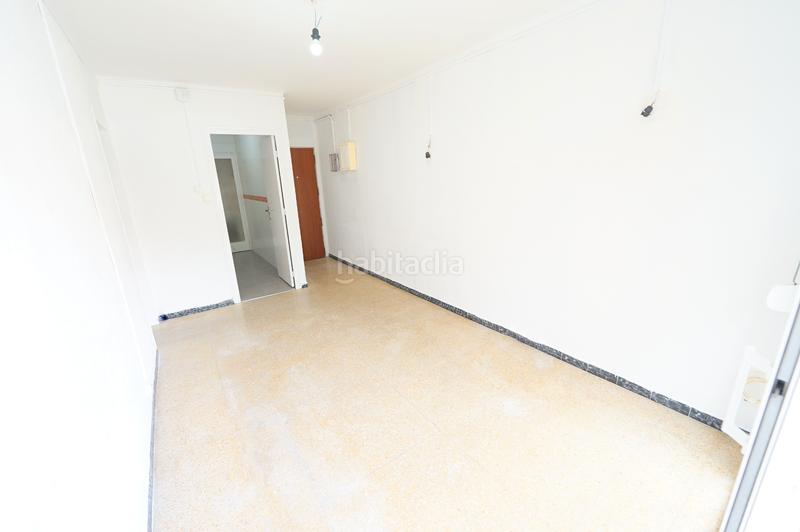 Foto f702235b-f503-402b-8ba1-532d3f83a696. Piso  en venta - en Llefià Badalona