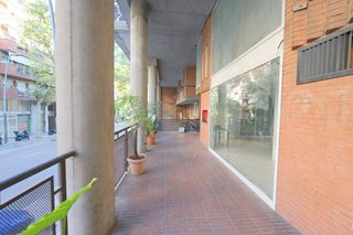 Local Comercial en El Clot. Local duplex en venta 151m2 ideal (estudio/loft/oficina o todo t