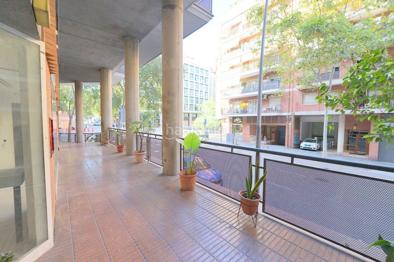 Foto cce38966-b322-4883-86e5-5a204ed21bc2. Local comercial a El Clot Barcelona
