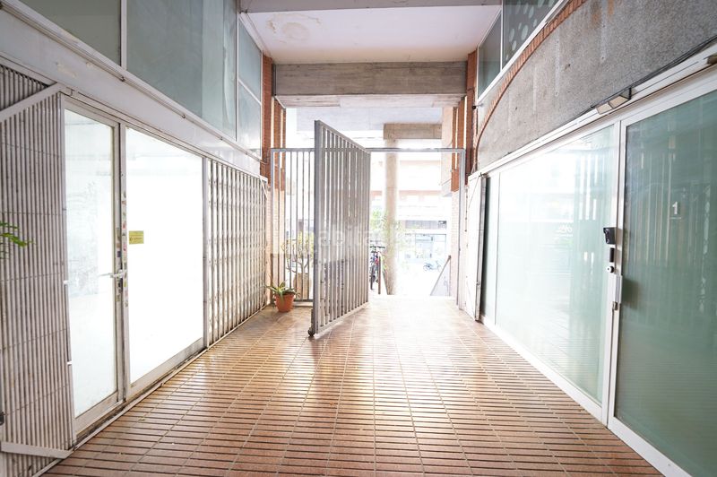 Foto ee346af0-8f48-4f67-a583-940f0fb95479. Local comercial a El Clot Barcelona