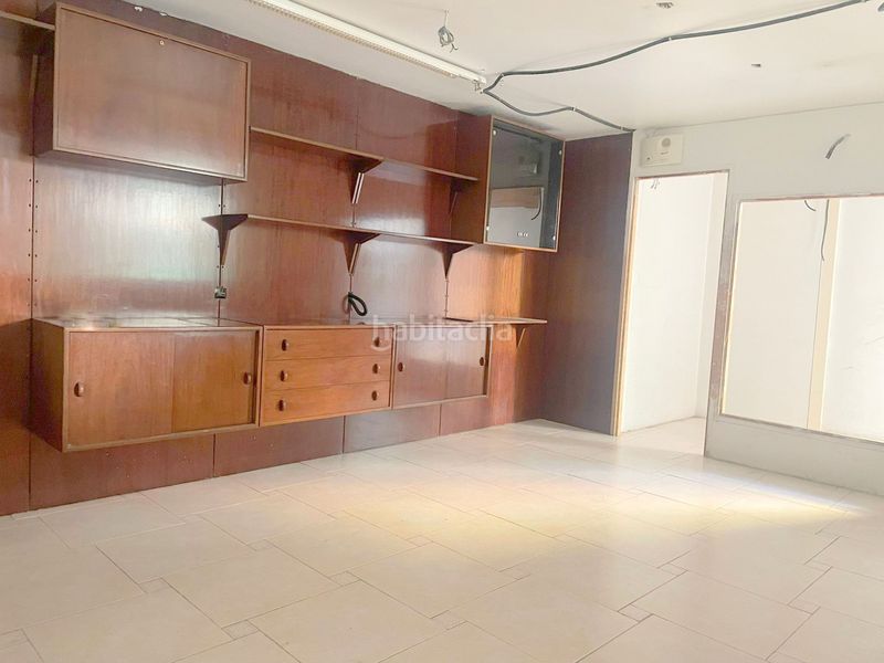 Foto f6f9259f-af1c-488b-95e2-4221b34fd89c. Local comercial a El Clot Barcelona