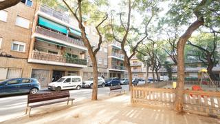 Piso  Plaça del cardenal cicognani. Vivienda en congres i els indians