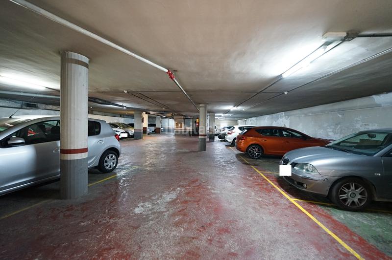 Foto b9a4a48f-fb2b-4cb6-86c7-b3e679b5dce5. Posto auto in carrer de garcilaso 123 in La Sagrera Barcelona