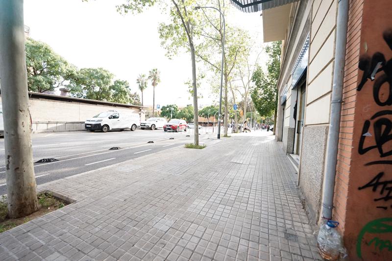 Foto cb11277b-1120-40b3-9c37-0ce162e91201. Posto auto in carrer de garcilaso 123 in La Sagrera Barcelona