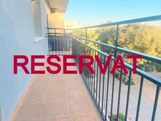 Pis a Bon Pastor. Vivienda en venta con balcón amplio y ascensor en finca