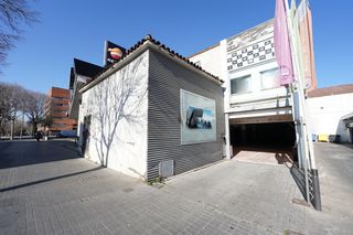 Location Bâtiment à usage industriel  Carrer de sant adrià. Nave comercial / industrial en alquiler