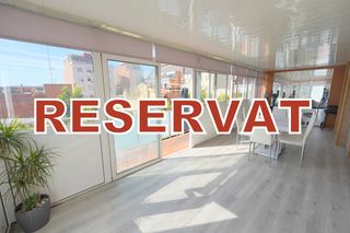 Attique  Carrer de claramunt. Ático en venta con terraza privativa oportunidad