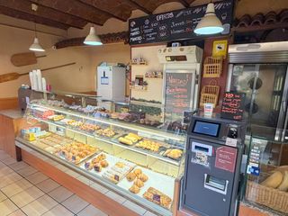 Traspàs Local Comercial  Carrer d'alfarràs. Traspaso de local – panadería muy conocida en el barrio de bon p
