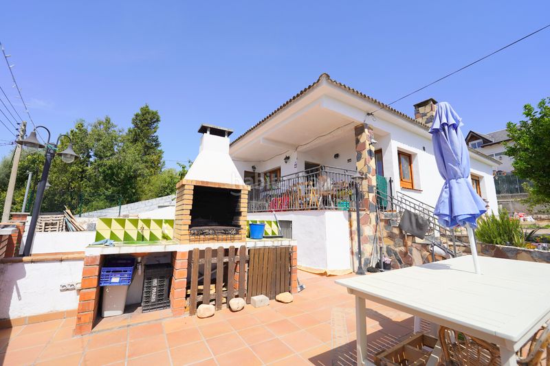 Foto e12a09f7-d217-4df0-9b9a-2691e001bf41. Casa amb xemeneia calefacció aparcament piscina a Bigues i Riells del Fai