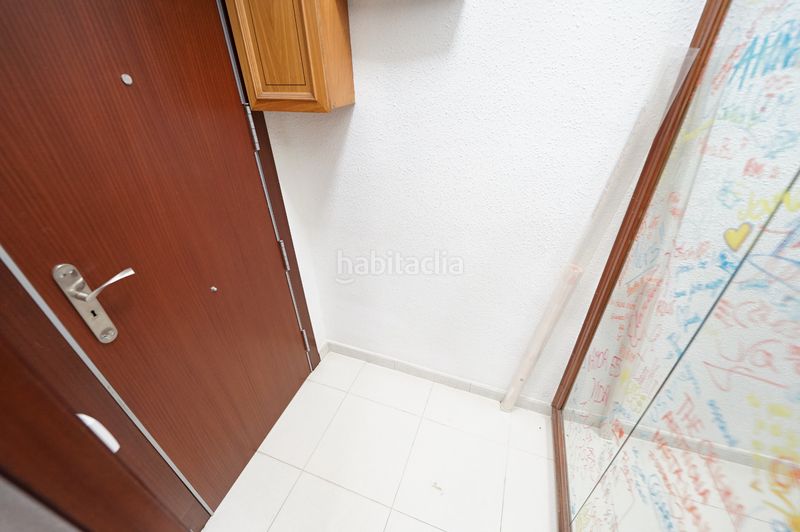 Foto 5d870757-d86f-40ab-b8d9-c490df595edf. Piso en carrer de can ros 1 piso en venta en el congres en Barcelona