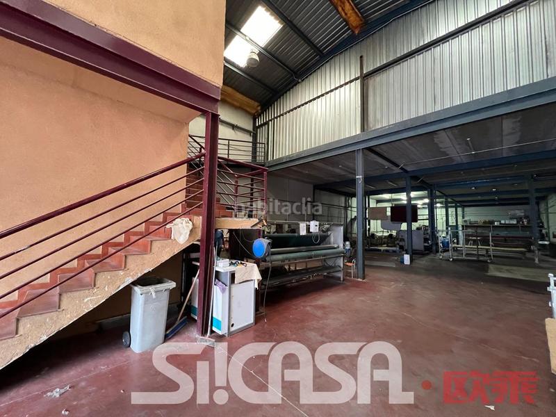 Foto 6d5e8b06-4533-484d-84dd-09391a18426f. Capannone industriale in Esquivias