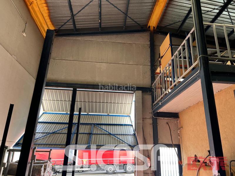 Foto 8c7ee8e4-3e75-4027-bac7-7e8c279f9ddd. Capannone industriale in Esquivias