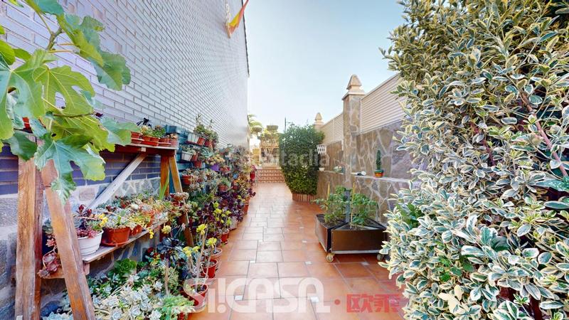 Foto a1c7ddb7-3d96-466c-b680-c4f3c0091ff9. Casa adossada amb calefacció aparcament piscina a Parla