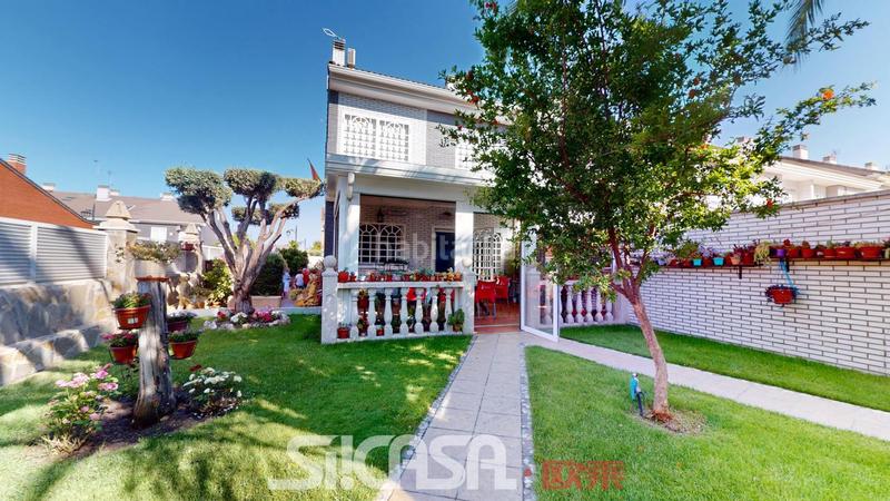 Foto b81b0300-7916-4024-b72a-0f2e14745fe7. Casa adossada amb calefacció aparcament piscina a Parla