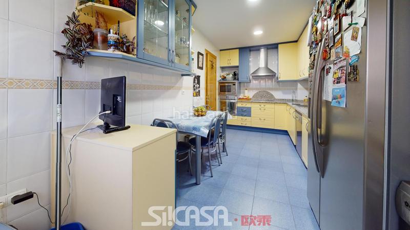 Foto 74d80415-a431-4709-acfc-74f3ea313190. Semi detached house with heating parking pool in Fuentebella-San Fermín-El Leguario Parla