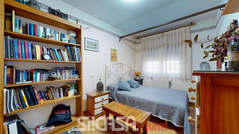 Foto b695bba8-d9fd-43e1-af83-0bc5c58d3cb4. Semi detached house with heating parking pool in Fuentebella-San Fermín-El Leguario Parla