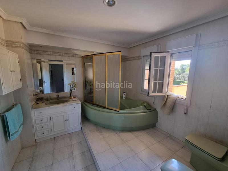 Foto 02bcfa8e-9120-4689-818f-038fb64ddba1. Casa con riscaldamento parcheggio piscina in Los Robles Torrelodones