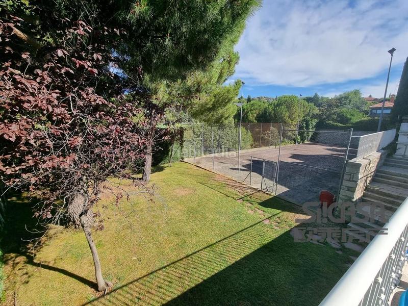 Foto 99dc822f-4f41-4953-b85e-2f4981b50fc3. Casa con riscaldamento parcheggio piscina in Los Robles Torrelodones