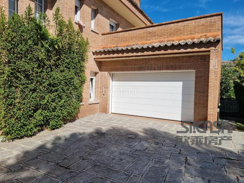 Foto c167f457-2b4d-4709-8b3f-f8ceb5a8bc67. Casa con riscaldamento parcheggio piscina in Los Robles Torrelodones