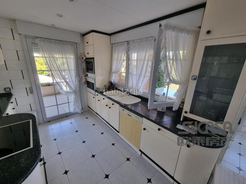 Foto d77327ef-bd54-4ecc-8f9d-2065af51cdc8. Casa con riscaldamento parcheggio piscina in Los Robles Torrelodones