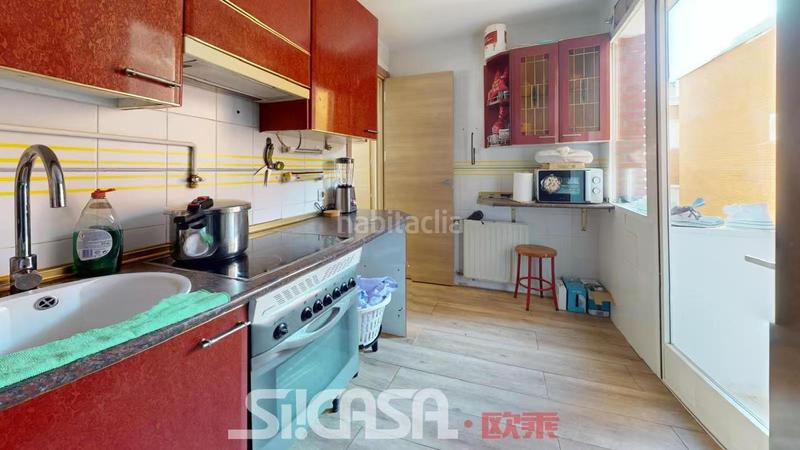 Foto f5ffa3c4-63c5-4b4f-b29c-c193a365f334. Piso en Reyes Parla