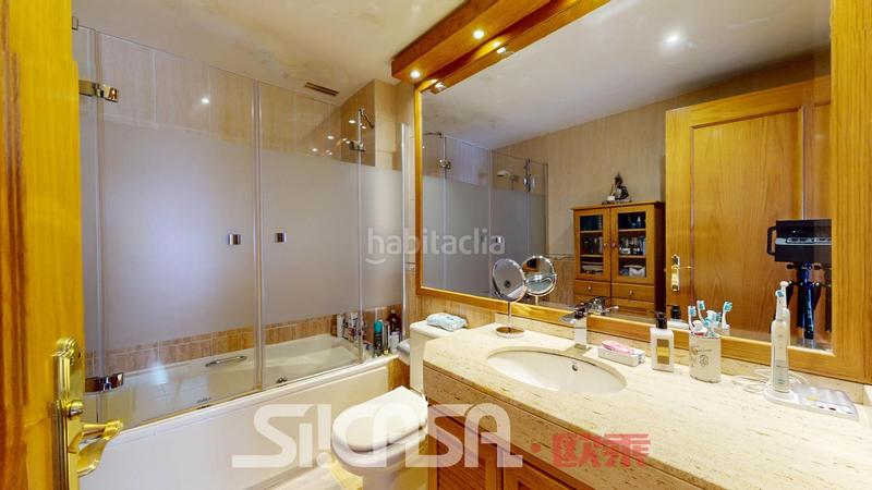 Foto 90d35fd4-a361-4b84-a8d8-d61f4c15835d. Àtic amb calefacció aparcament piscina a El Nido-Fuentes Parla