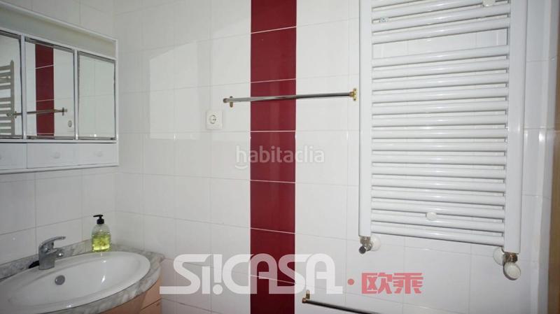 Foto 3ace6add-534c-461e-a120-6da2a4d820e7. Flat with parking pool in Palomeras Sureste Madrid