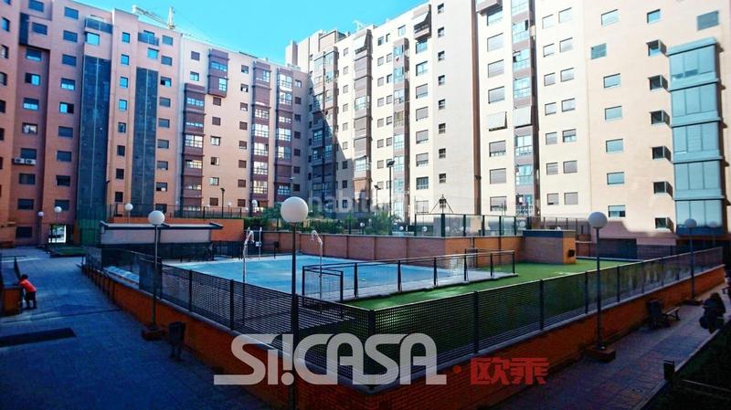 Foto b2815463-fbda-4016-b421-6f2810c30d73. Flat with parking pool in Palomeras Sureste Madrid
