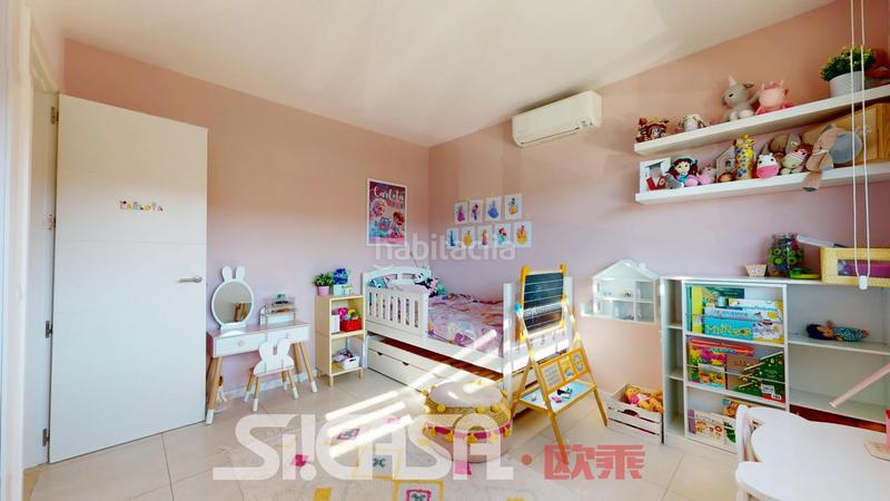 Foto 97d40112-594f-4372-bc07-296e2a41f45b. Casa aparellada amb calefacció aparcament piscina a Torrejón de la Calzada