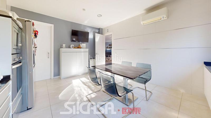 Foto c2edb706-20db-49ba-8a55-440c283f28df. Casa aparellada amb calefacció aparcament piscina a Torrejón de la Calzada