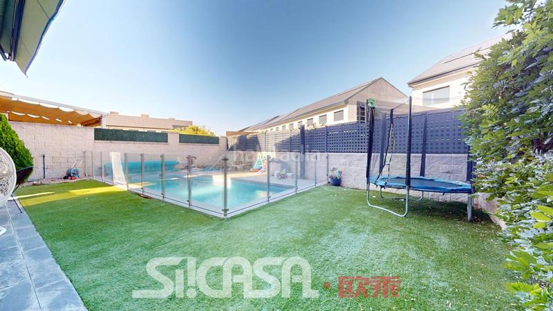 Foto ed634f5b-4b42-47f1-af5c-93ce27f99ac4. Casa aparellada amb calefacció aparcament piscina a Torrejón de la Calzada