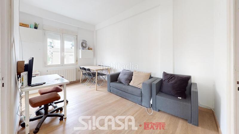 Foto 3fc0eb4f-1318-49a0-9ac6-e81b3fbd1b10. Flat with heating in Lucero Madrid