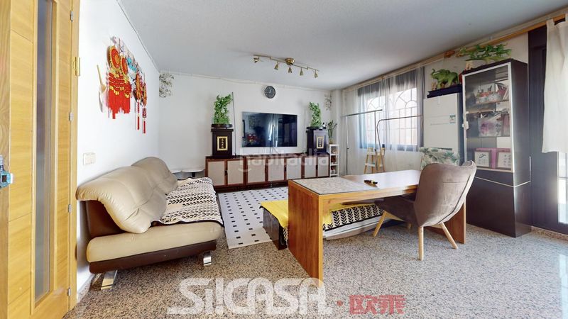 Foto 441fead1-8fa0-4dbe-bcf7-19d5bce57c09. Casa adosada en Las Américas Parla